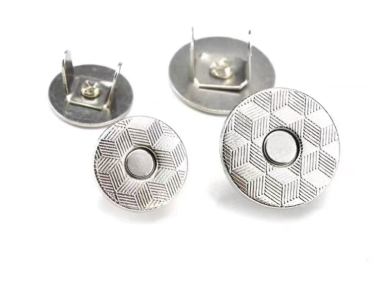 Magnetic button