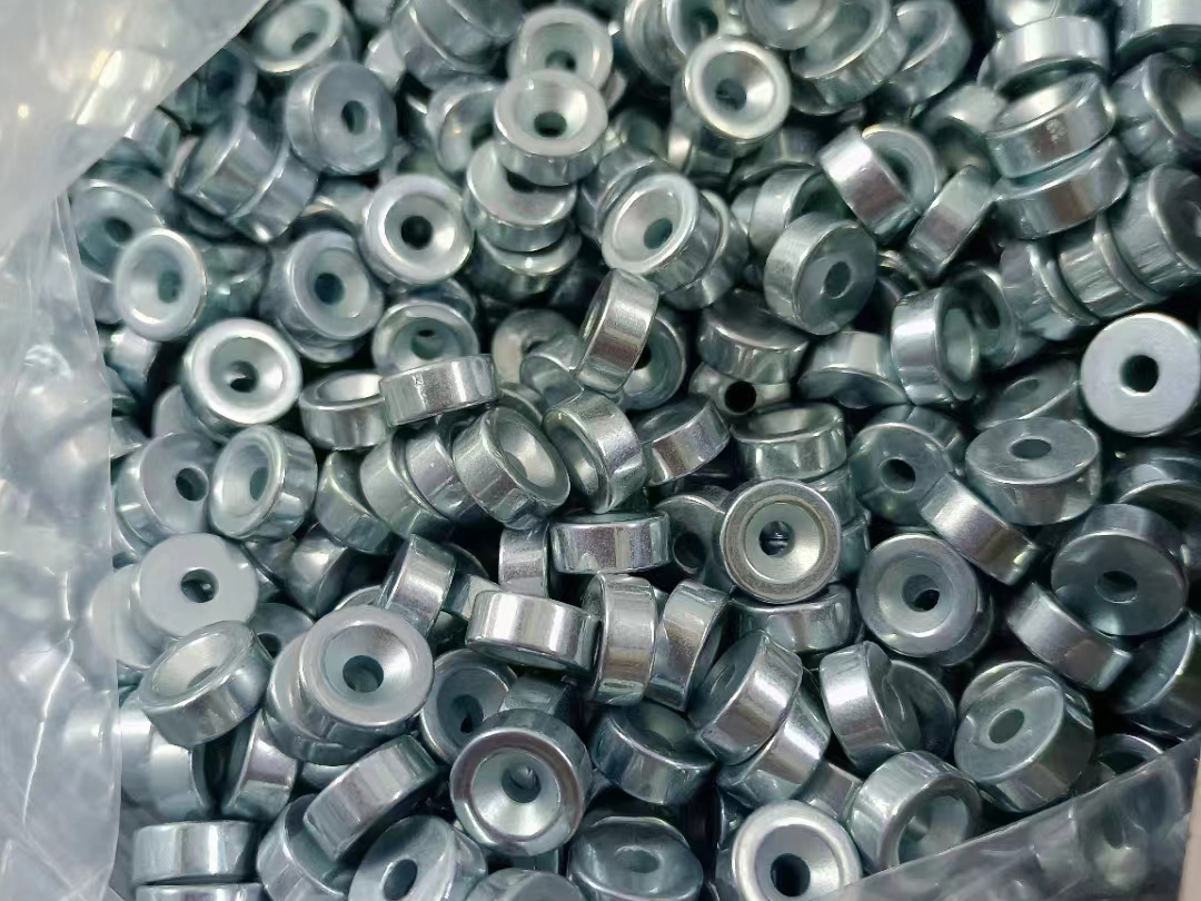 Countersunk magnet